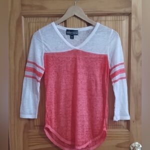 ❤️White and Red/Coral V-Neck Top- Sz S